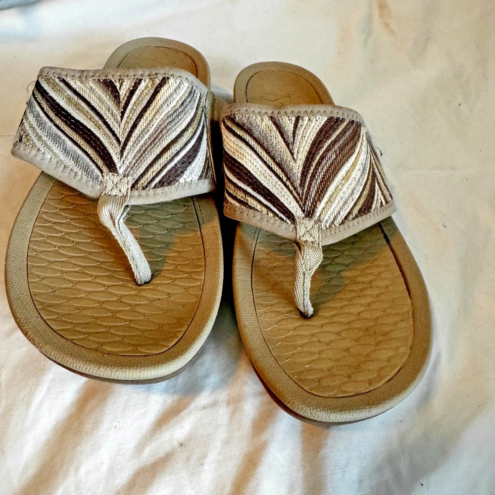 Yuu Women's Dorah Slide On Sandal Thong Beige Size 7.5